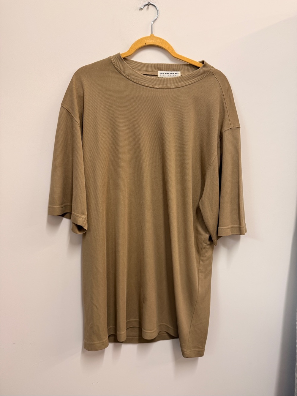 Men's Short Sleeve Crewneck Tee in Taupe - Unbranded